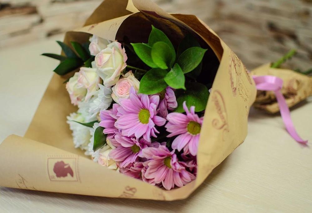 Букет цветов из: Розы и Хризантемы в Нерастанное