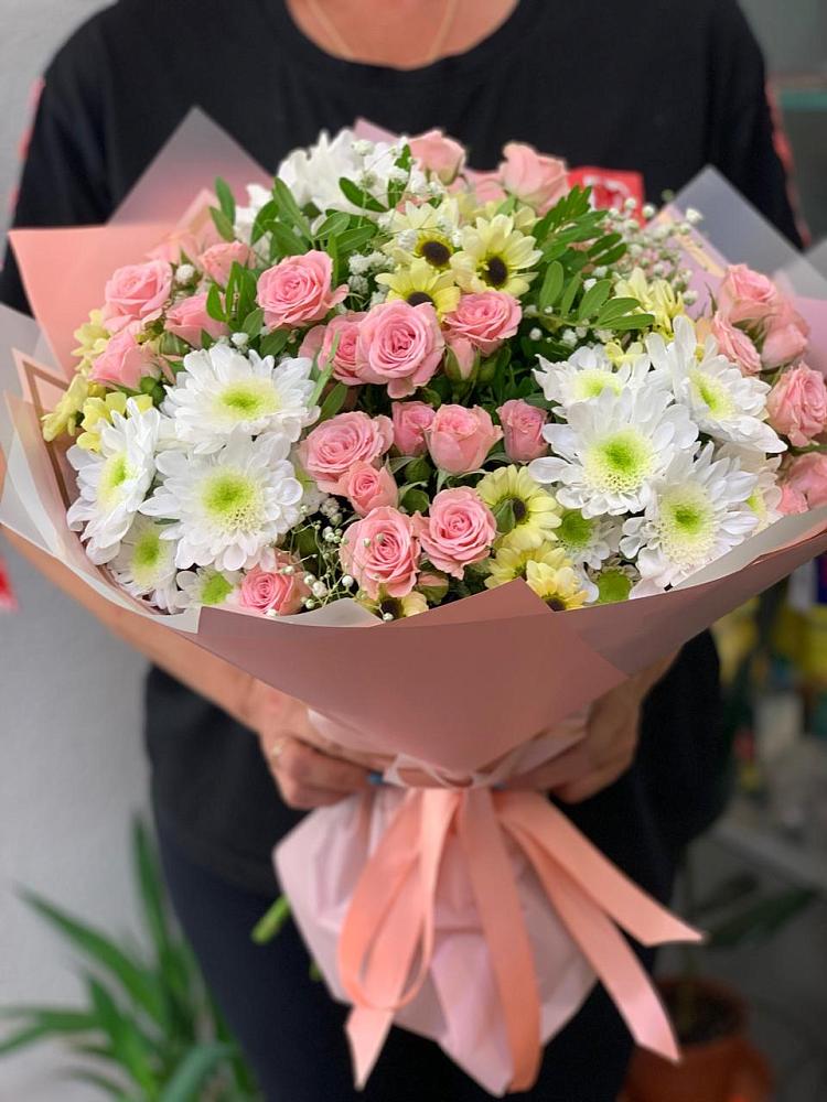 Букет цветов из: Розы и Хризантемы в Нерастанное