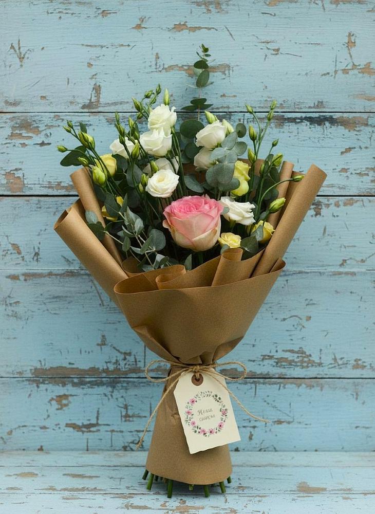 Букет цветов из: Розы и Лизиантусы в Нерастанное