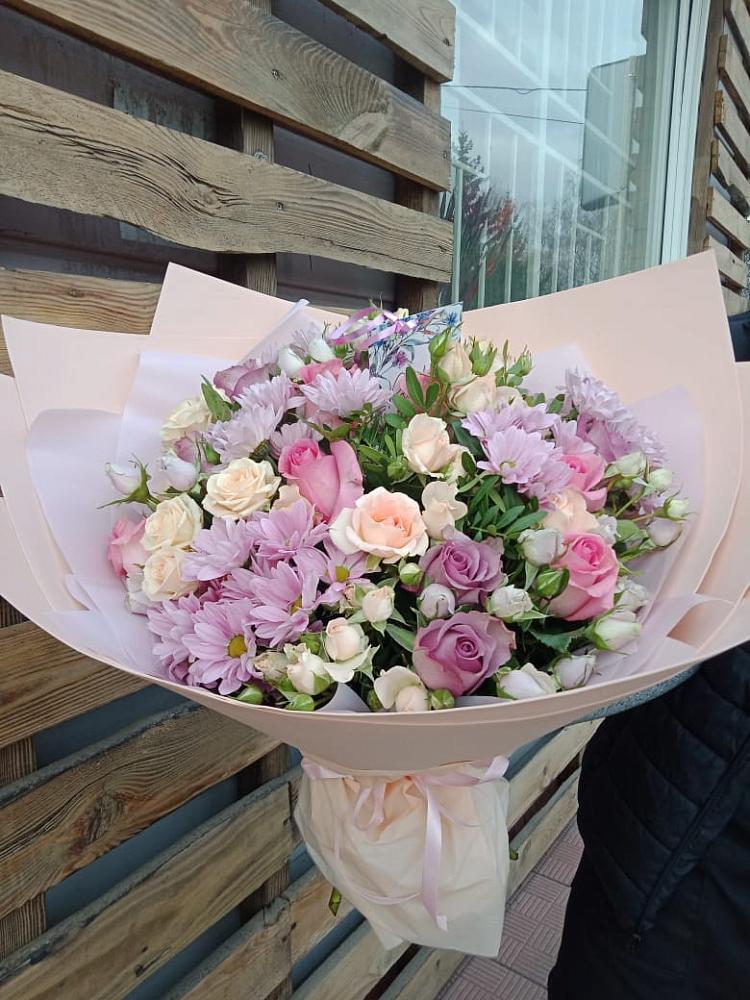 Букет цветов из: Розы и Хризантемы в Нерастанное