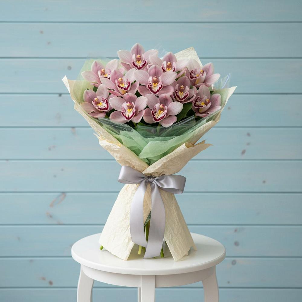 Букет цветов из: Орхидеи и Розы в Нерастанное