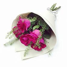 Букет цветов из:  Розы в Нерастанное