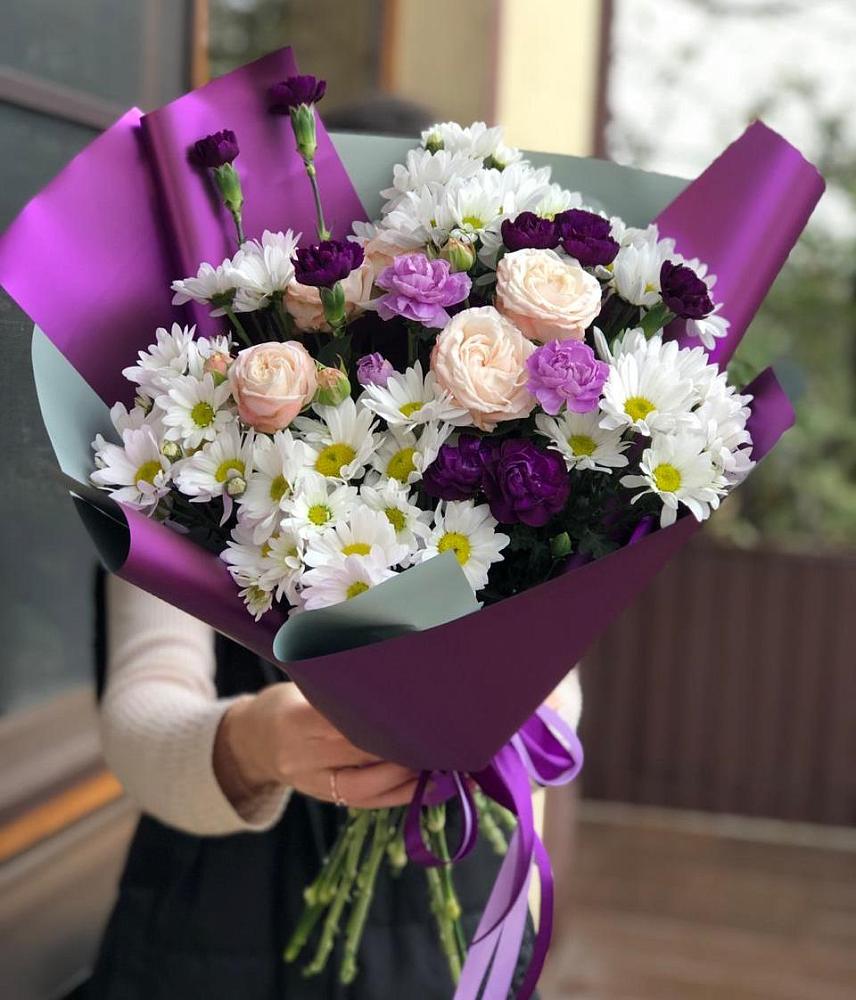 Букет цветов из: Хризантемы, Гвоздики и Розы в Нерастанное