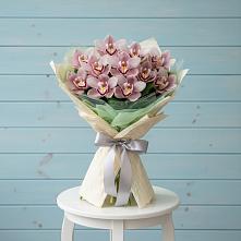Букет цветов из:  Орхидеи и Розы в Нерастанное