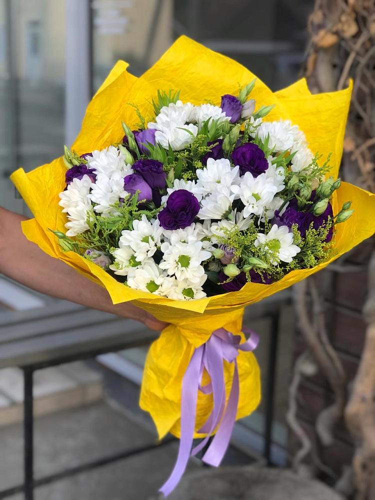 Букет цветов из: Ирисы, Хризантемы и Ромашки в Нерастанное