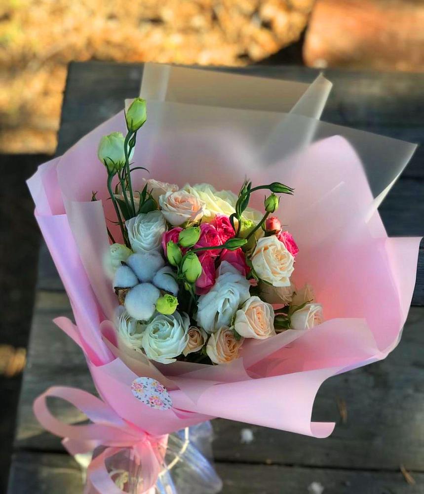 Букет цветов из: Розы и Лизиантусы в Нерастанное