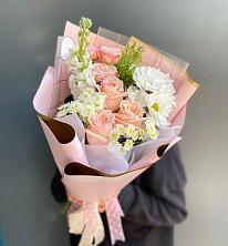 Букет цветов из:  Хризантемы и Розы в Нерастанное