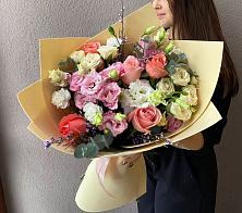 Букет цветов из:  Розы, Лизиантусы и Гвоздики #REPLACE_PRED# Нерастанное