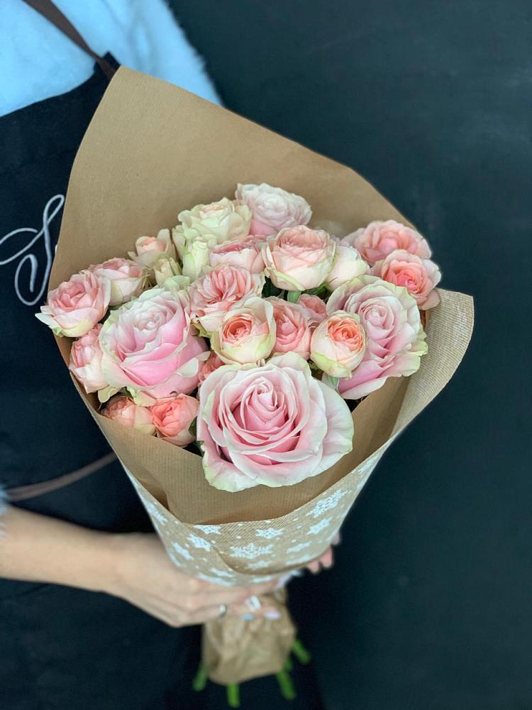 Букет цветов из: Хризантемы и Розы в Нерастанное