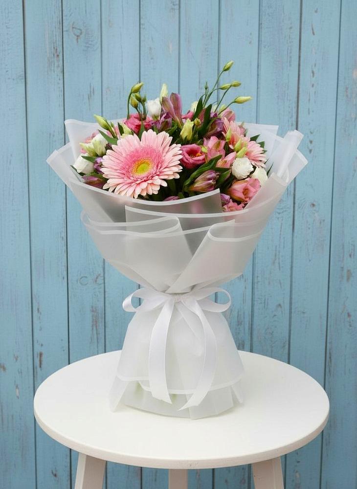 Букет цветов из: Герберы, Альстромерии и Лизиантусы в Нерастанное