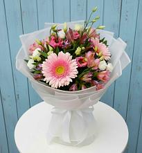 Букет цветов из:  Герберы, Альстромерии и Лизиантусы #REPLACE_PRED# Нерастанное