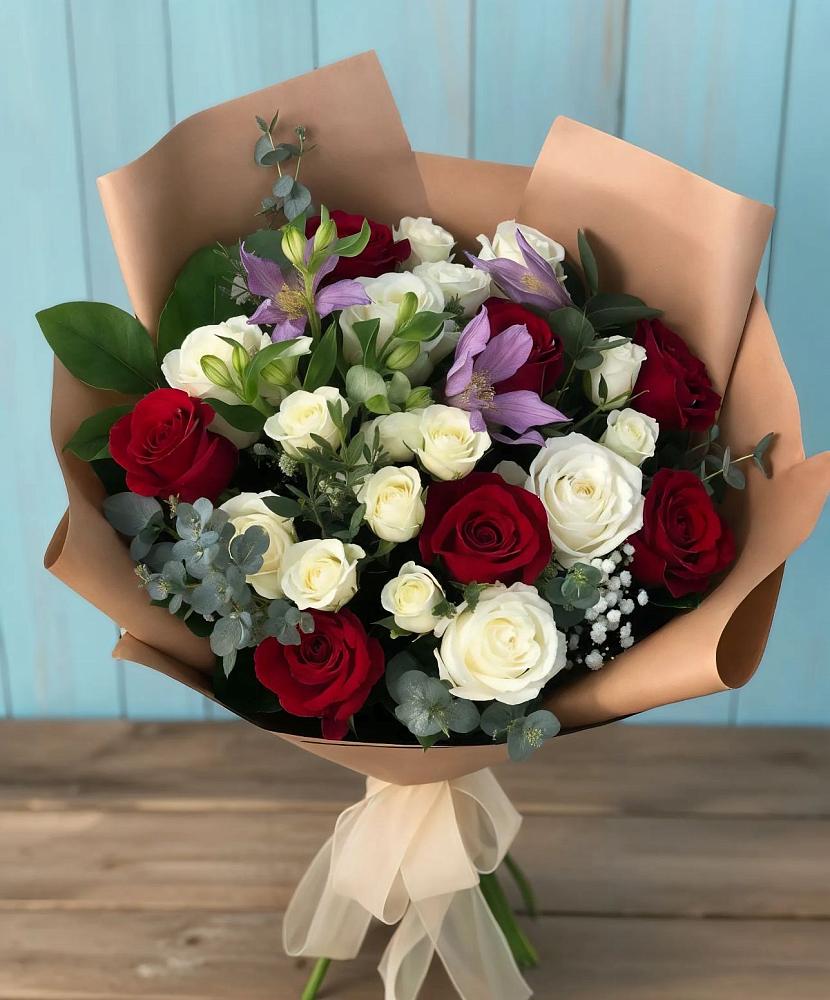 Букет цветов из: Розы и Альстромерии в Нерастанное
