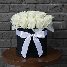 Цветочная композиция из Розы в шляпной коробке в Нерастанное