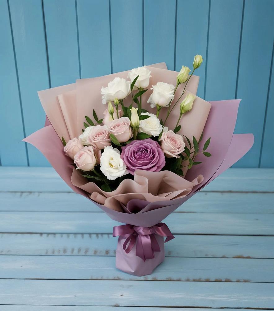 Букет цветов из: Розы и Лизиантусы в Нерастанное